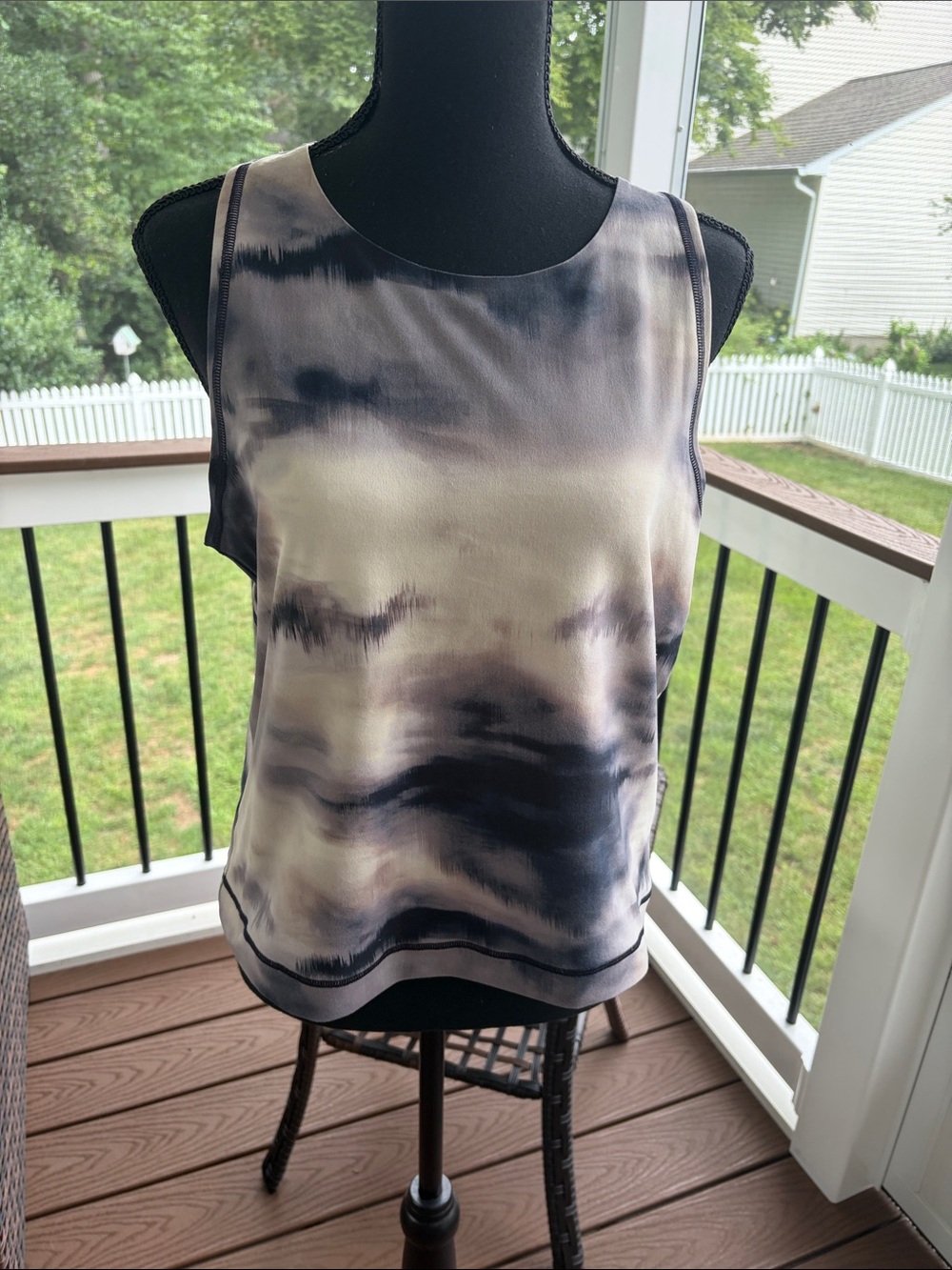 CAlLIA Navy and Cream Tie-Dye Camisole/Tank